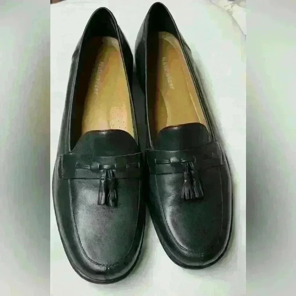 Naturalizer Leather Tassel Loafers in Black Size 10 N